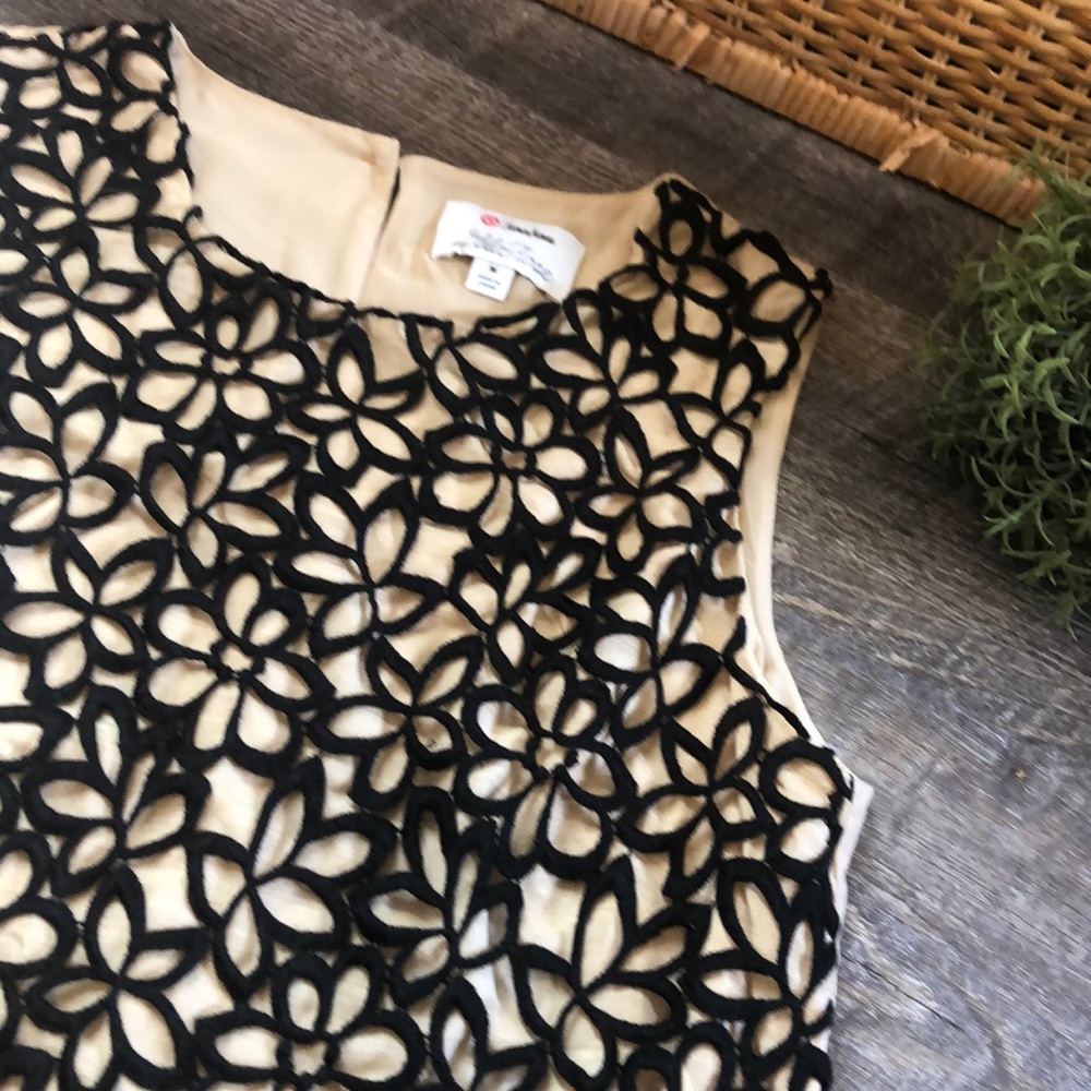 Neiman Marcus Embroidered Flower Top